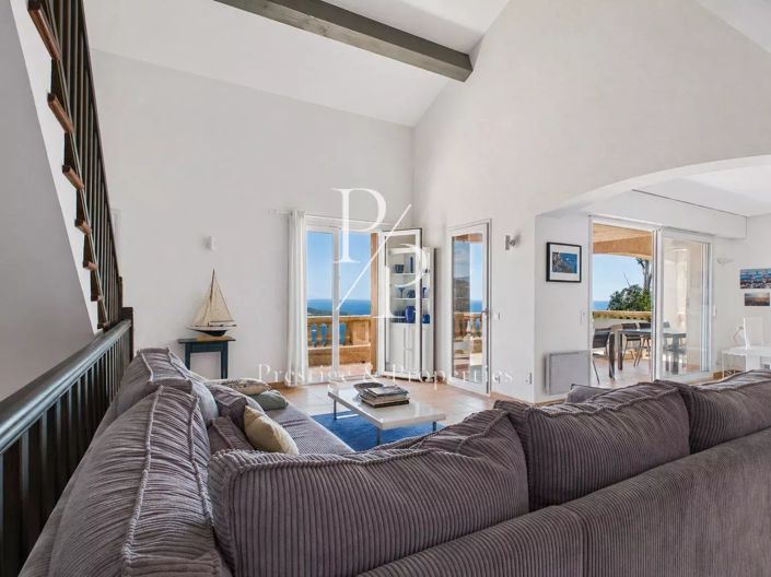 Image No.3-7 Bed House for sale
