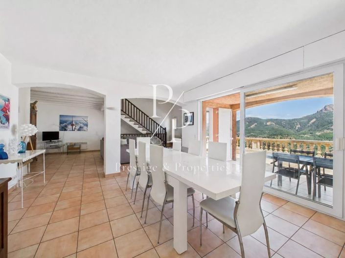 Image No.5-7 Bed House for sale
