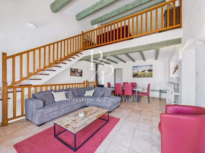 Image No.7-7 Bed House for sale