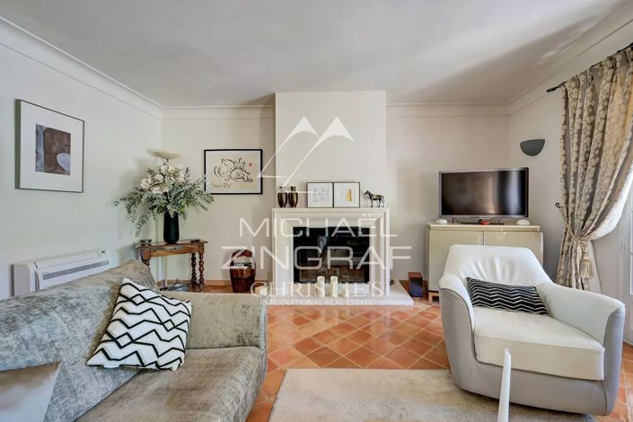 Image No.6-5 Bed House for sale