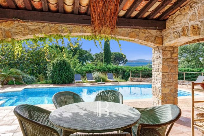 Image No.4-5 Bed House for sale