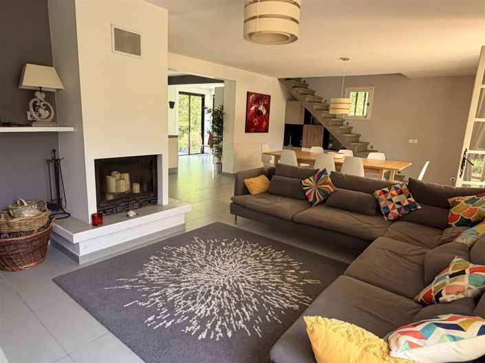 Image No.25-3 Bed House for sale