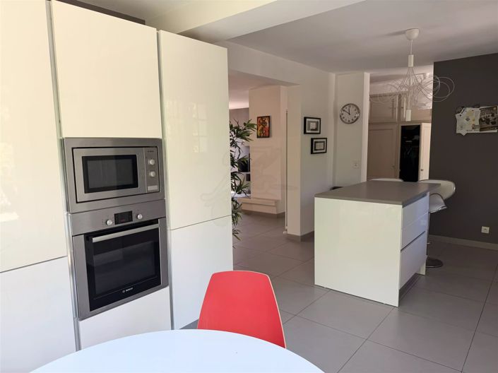 Image No.34-3 Bed House for sale