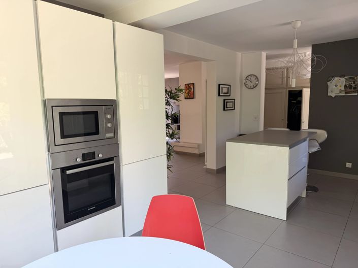 Image No.34-3 Bed House for sale