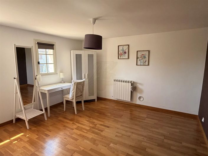 Image No.42-3 Bed House for sale