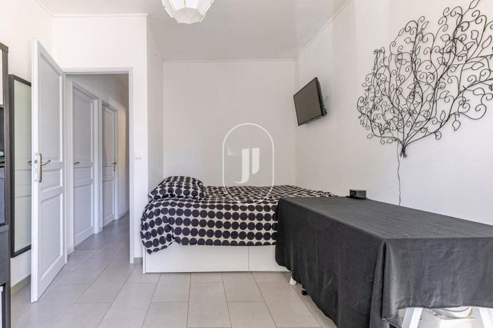 Image No.10-4 Bed House for sale