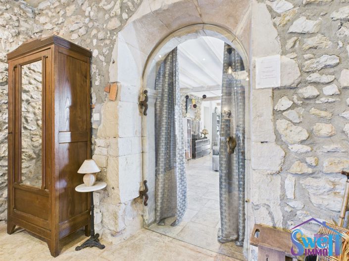 Image No.23-11 Bed Property for sale