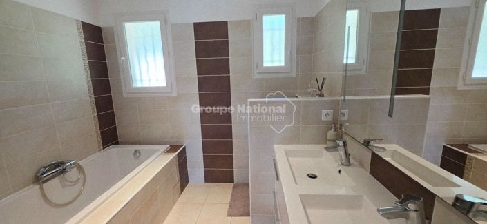 Image No.11-5 Bed House for sale
