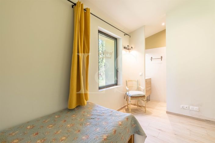 Image No.19-7 Bed House for sale
