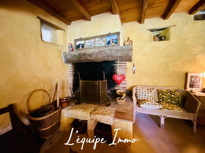 Image No.10-6 Bed House for sale
