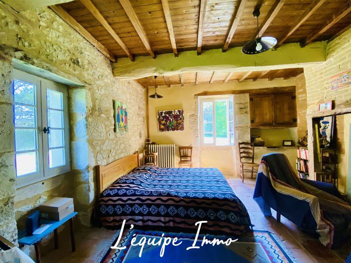 Image No.18-6 Bed House for sale