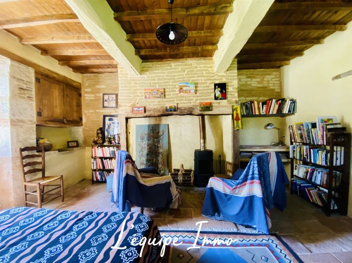 Image No.19-6 Bed House for sale