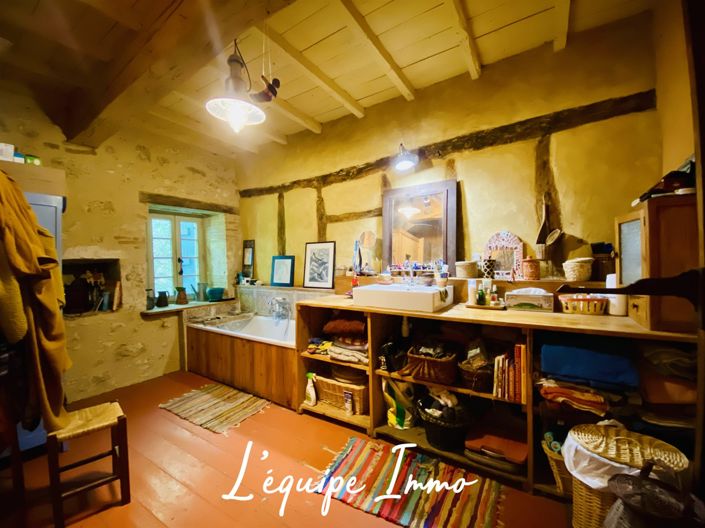 Image No.21-6 Bed House for sale