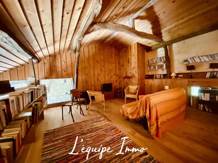 Image No.25-6 Bed House for sale