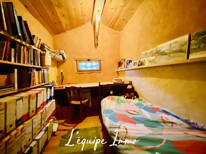 Image No.29-6 Bed House for sale