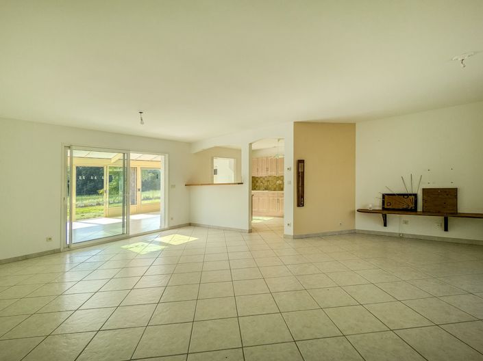 Image No.3-4 Bed House for sale