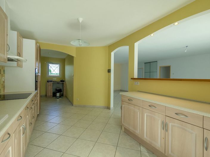 Image No.6-4 Bed House for sale
