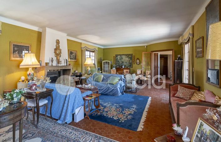 Image No.8-7 Bed House for sale