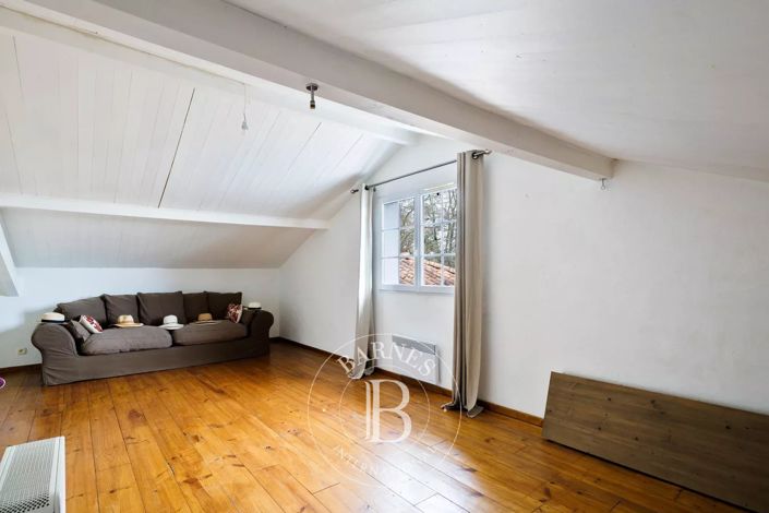 Image No.14-3 Bed House for sale