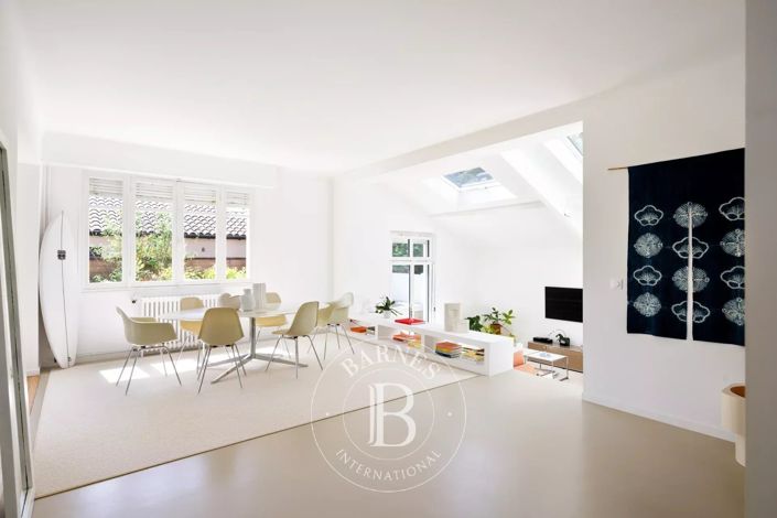 Image No.3-3 Bed House for sale