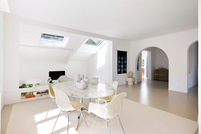 Image No.6-3 Bed House for sale