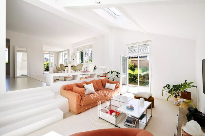 Image No.7-3 Bed House for sale