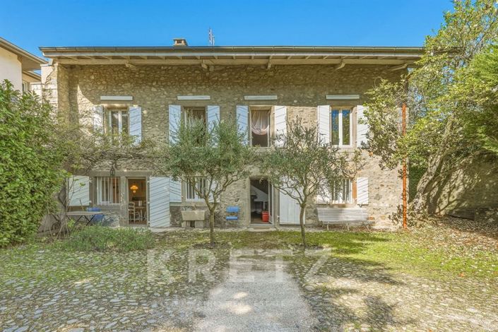 Image No.5-8 Bed House for sale