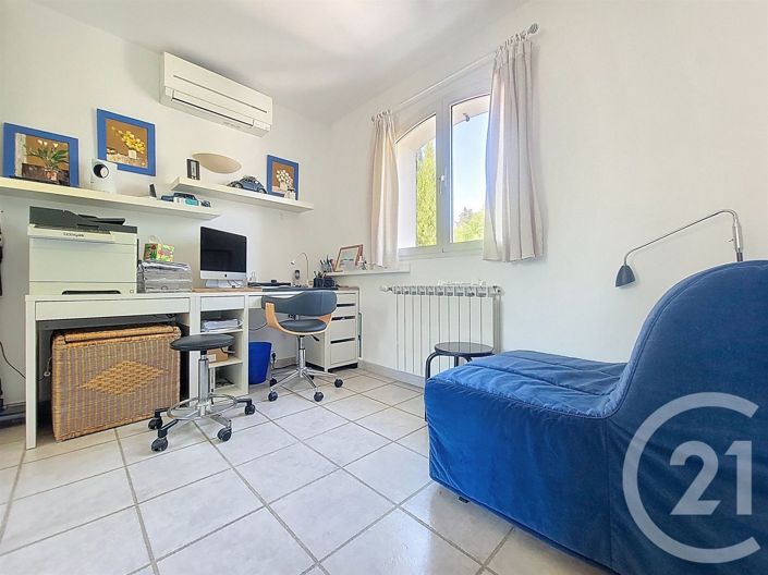 Image No.12-2 Bed House for sale