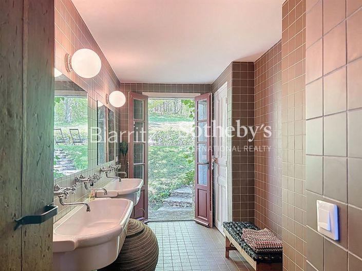 Image No.18-4 Bed House for sale