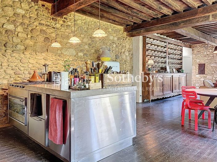 Image No.8-4 Bed House for sale