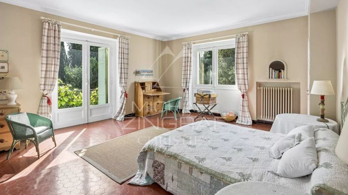 Image No.11-6 Bed House for sale