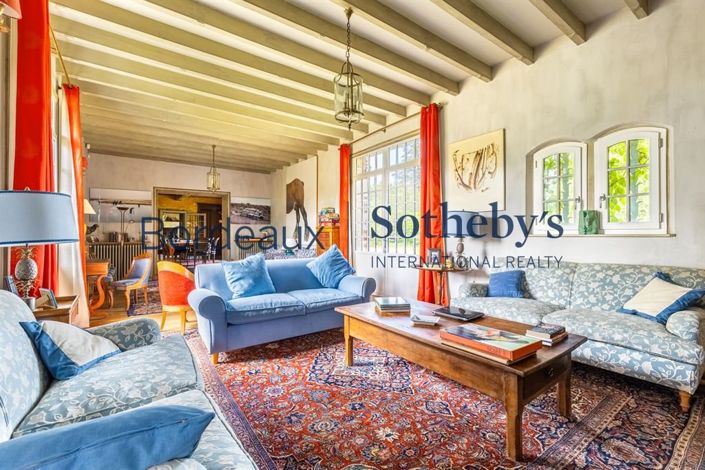 Image No.14-6 Bed Property for sale