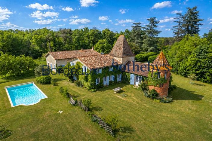 Image No.2-6 Bed Property for sale