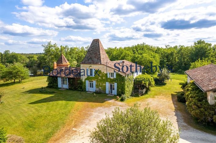 Image No.20-6 Bed Property for sale