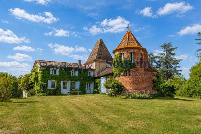 Image No.3-6 Bed Property for sale