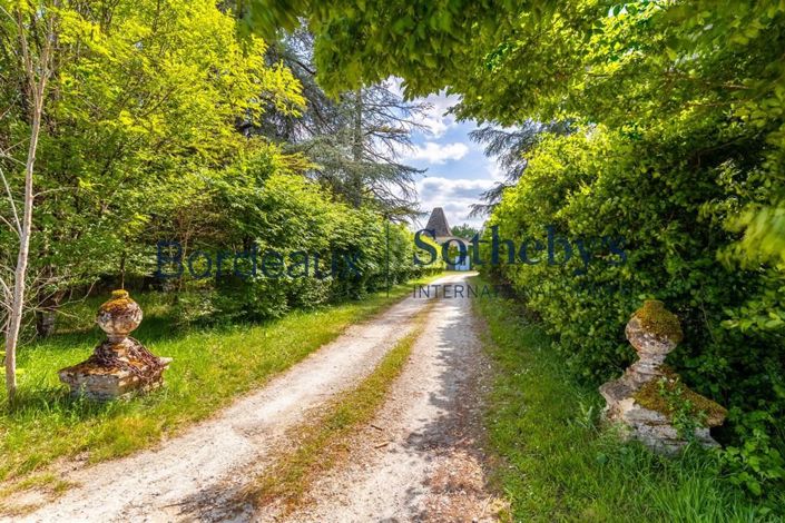 Image No.6-6 Bed Property for sale