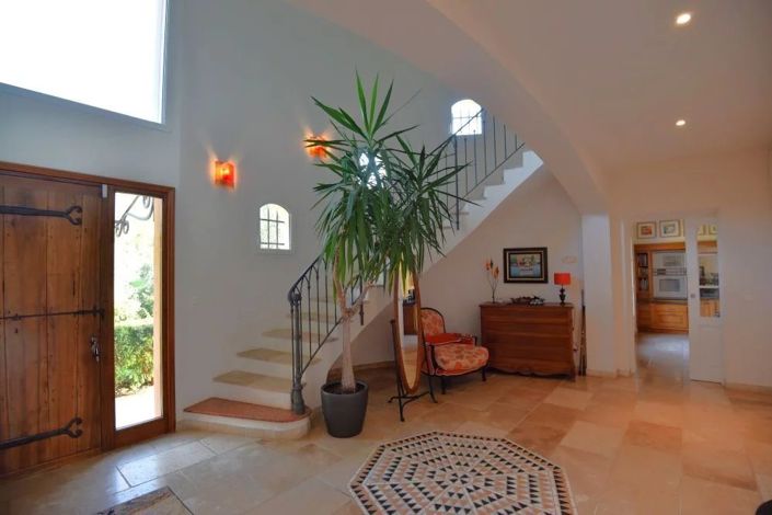 Image No.12-5 Bed House for sale