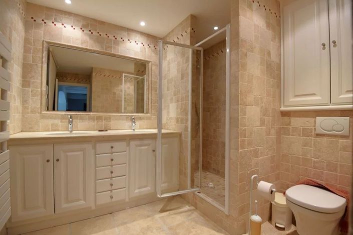 Image No.18-5 Bed House for sale