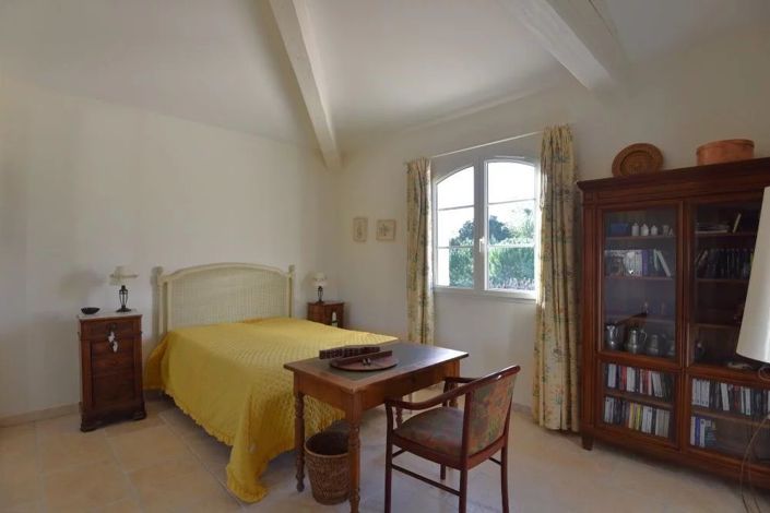Image No.19-5 Bed House for sale