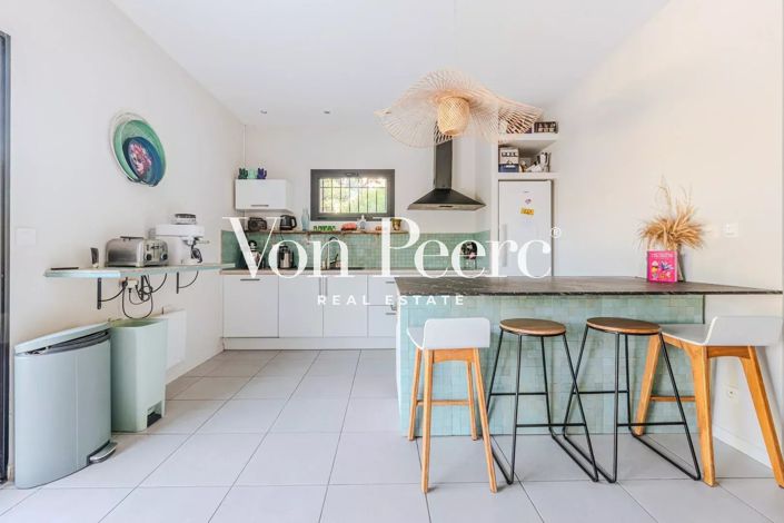 Image No.8-4 Bed House for sale