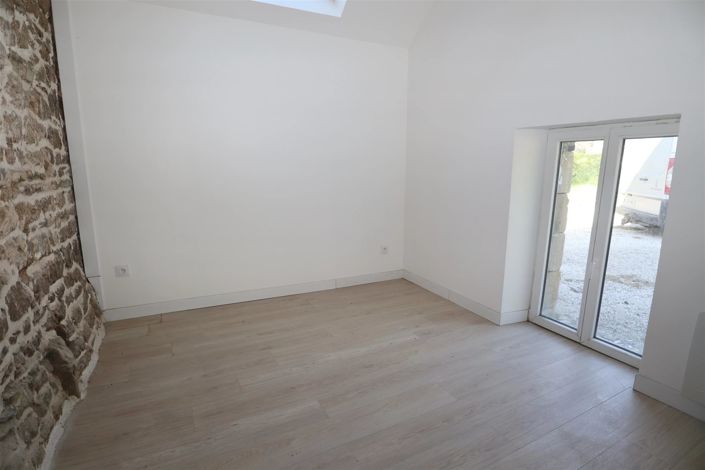 Image No.9-3 Bed House for sale