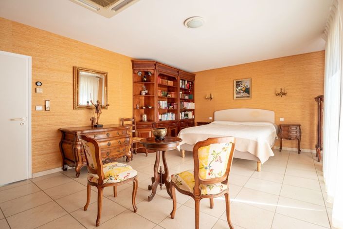 Image No.10-4 Bed House for sale