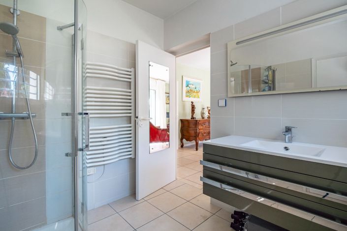 Image No.17-4 Bed House for sale