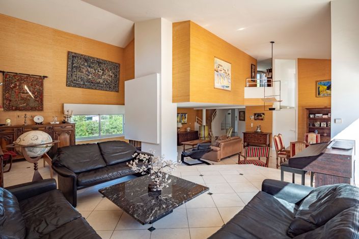 Image No.3-4 Bed House for sale