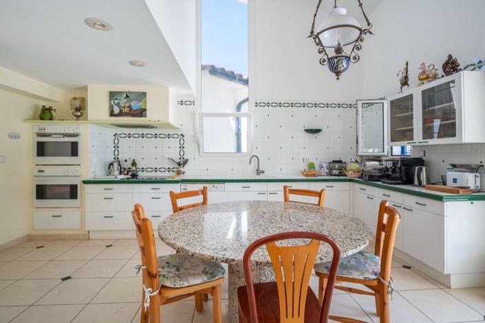 Image No.7-4 Bed House for sale