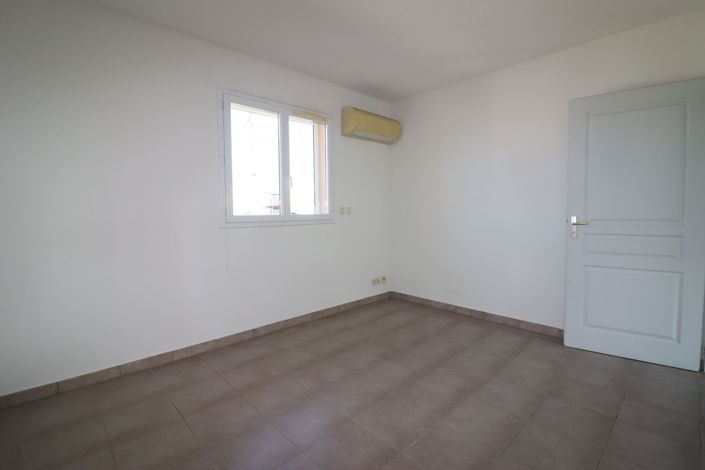Image No.13-3 Bed House for sale