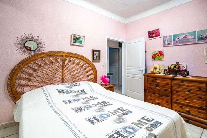 Image No.16-4 Bed House for sale