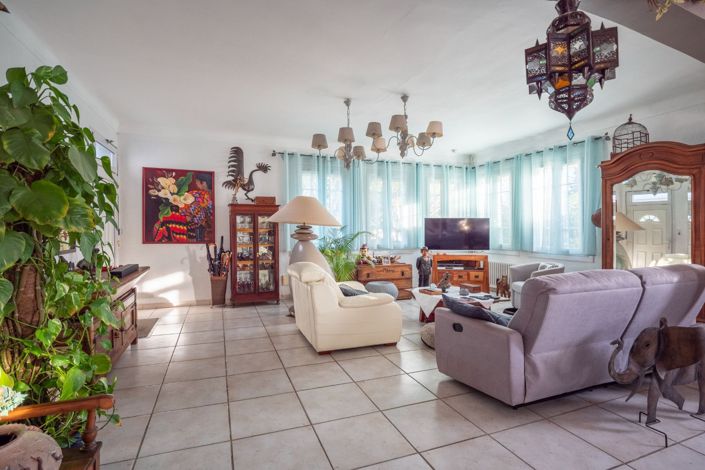 Image No.18-4 Bed House for sale