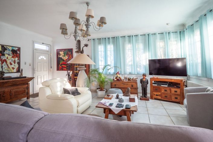 Image No.20-4 Bed House for sale