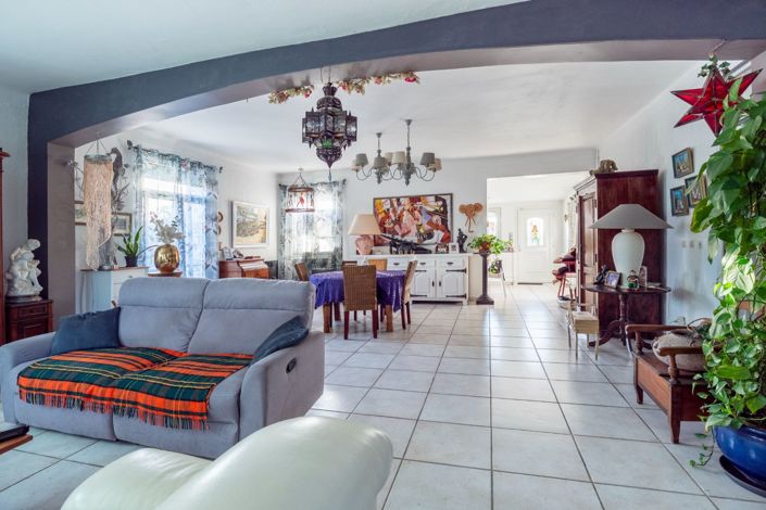 Image No.7-4 Bed House for sale
